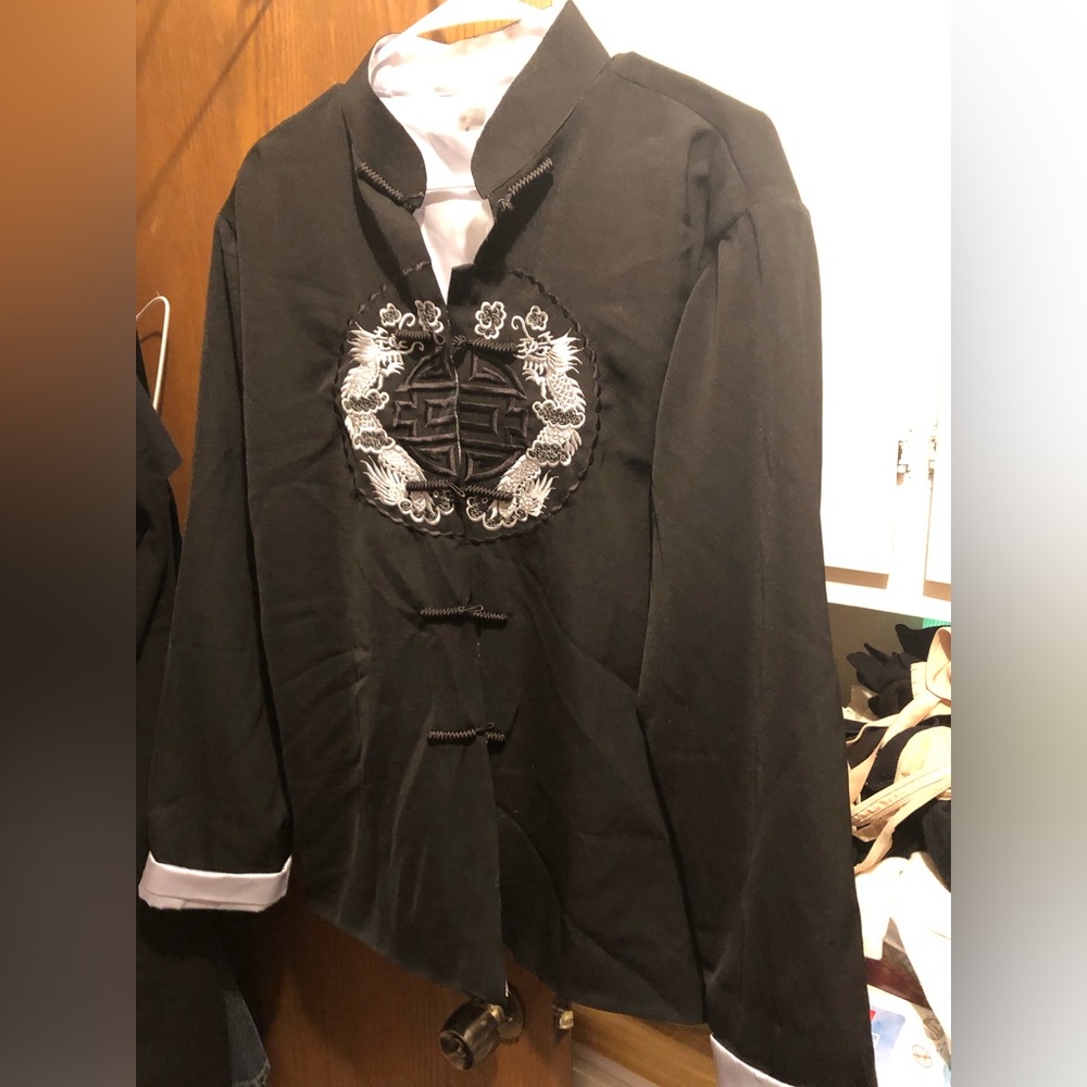 🐲🎃M.C. Chinese Dragon Embroidered Jacket- 667 $40 or $35 w/offer